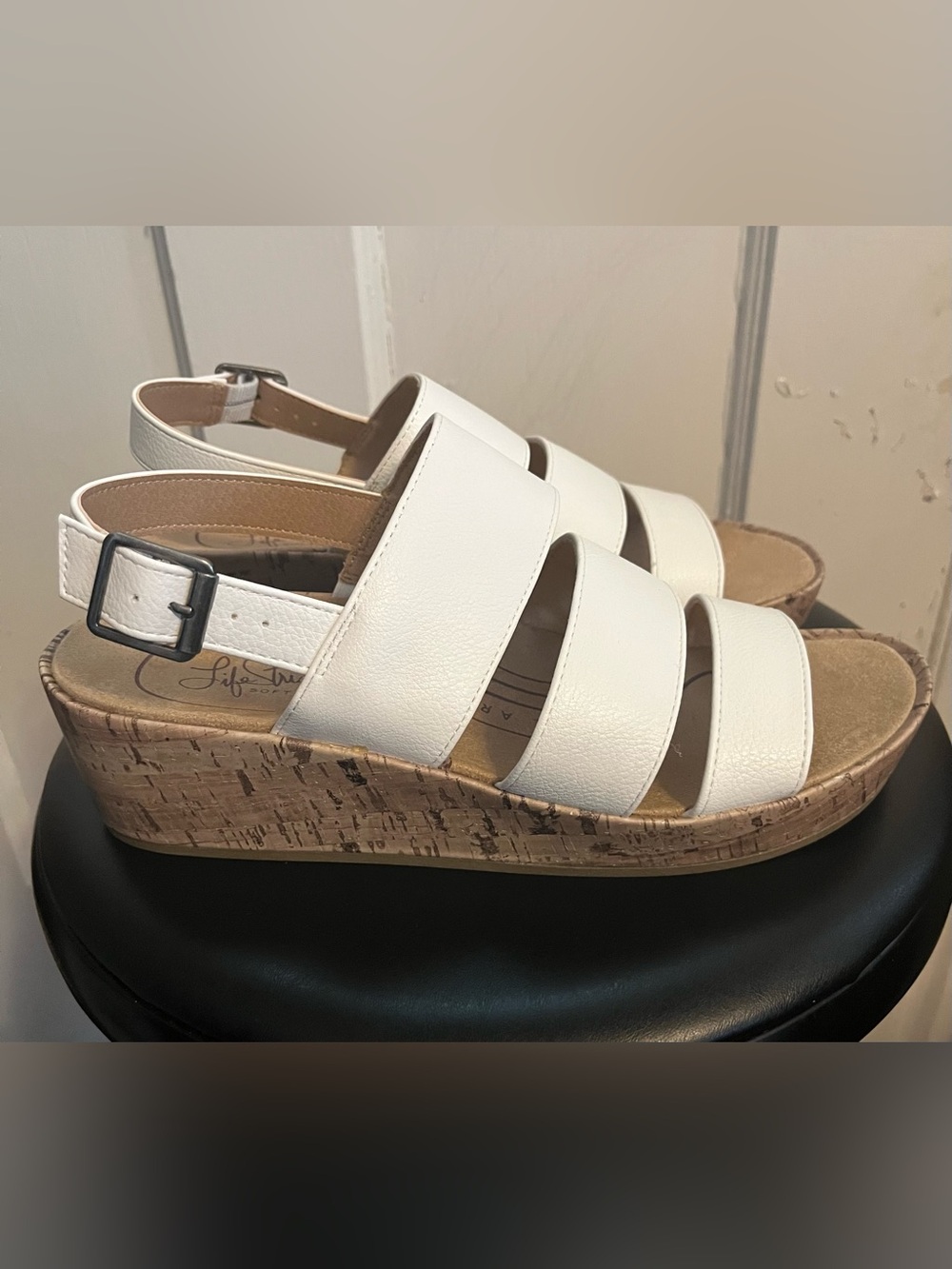 🔥$25 OFF!🔥New Women’s Life Stride White Strappy Cork Wedge Sandals